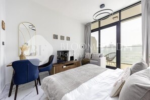 Apartamento, balcón, vistas al mar | Tabla de planchar con plancha y wifi gratis