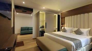 Suite – junior | Skrivebord, skrivebord for bærbar PC og strykejern/-brett