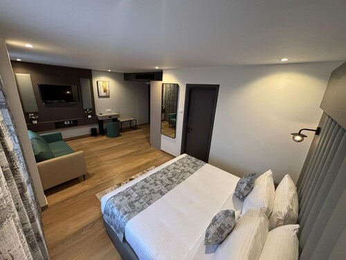 Grand Plaza Inn by RAK Rooms Kannur