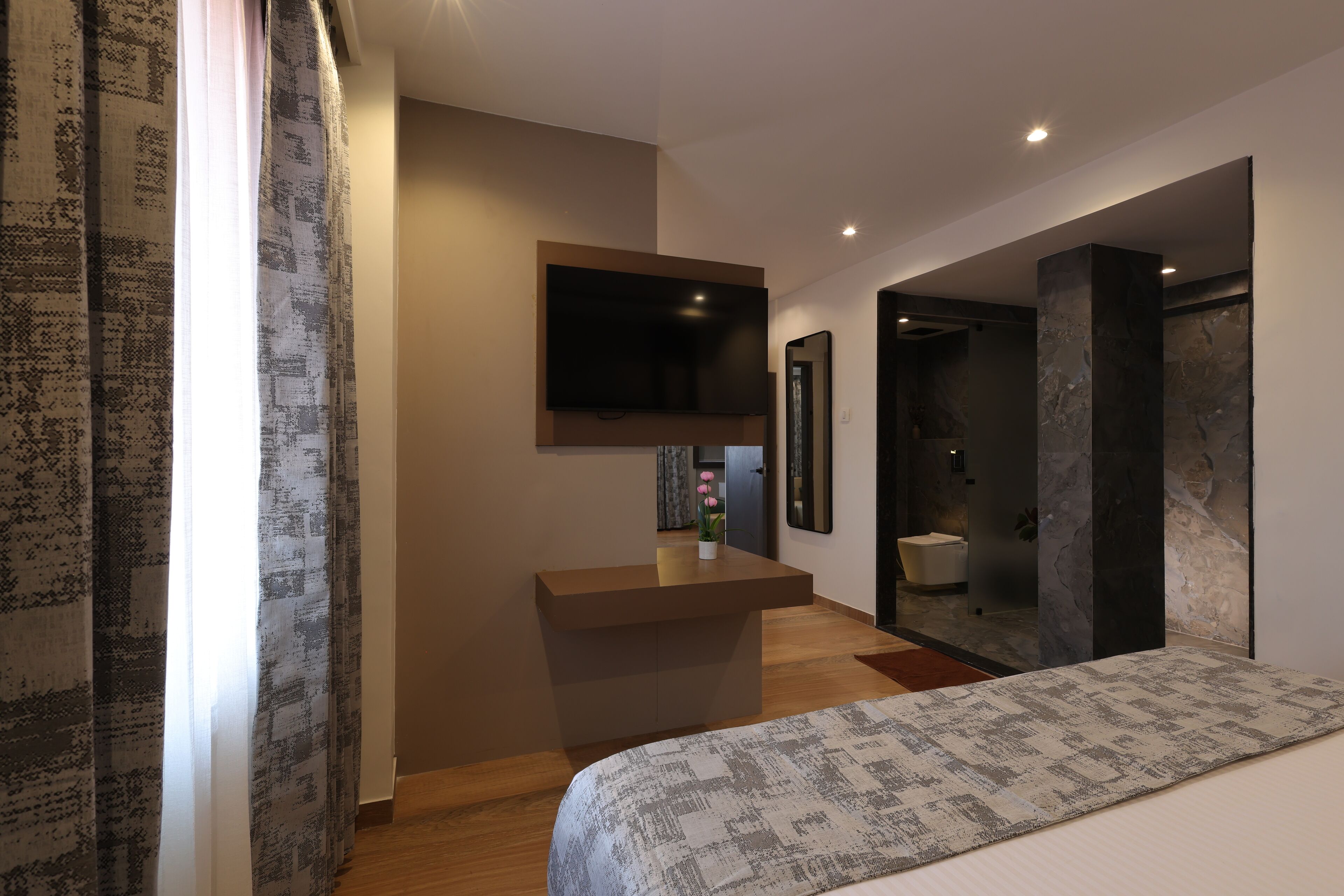 Suite Mewah | Kamar mandi | Handuk, sabun, sampo, dan tisu toilet