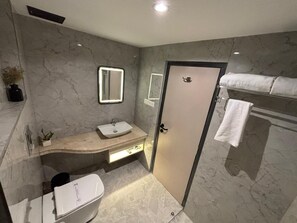 Towels, soap, shampoo, toilet paper