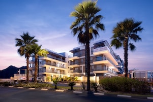 Apartment, Balcony, Desert View | Interior