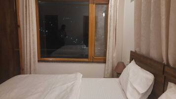 Quarto casal | Ferros/tábuas de passar roupa, Wi-Fi de cortesia