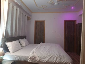 Tweepersoonskamer | Een strijkplank/strijkijzer, gratis wifi