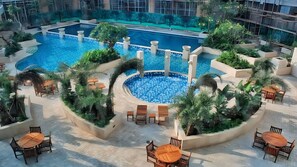 Kolam renang outdoor