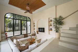 Villa - 2 sovrum - privat pool | Vardagsrum | 43-tums smart-tv med digitalkanaler