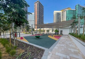 Children’s area - 1 Bed in Peninsula 3 with Full Canal Views (Dubai)