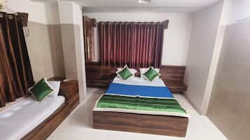 Deluxe Triple Room, Air conditioning | View from room