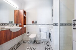 Hair dryer, towels, toilet paper - Sea view Apartment at water front CBD Free Parking (Auckland)