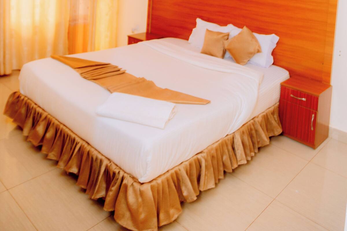 Suite, balcón, vistas a la colina