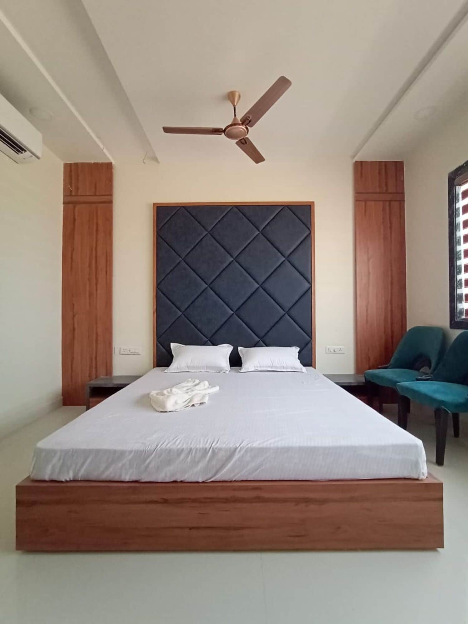 Deluxe Double Room, City View | Desk, free WiFi