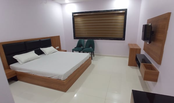 Chambre Deluxe double, vue sur la ville | Bureau, accĂšs au Wi-Fi (inclus)