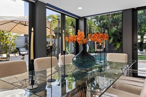 Dining - Steps to Beach | Pool + Hot Tub • World Cup 2026 | Soleil Modern by AvantStay (Fort Lauderdale)