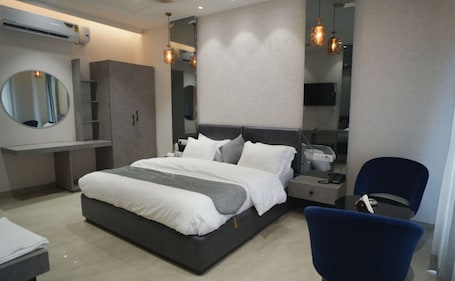 Escritorio y wifi gratis . Hotel Cloud Castle Ludhiana