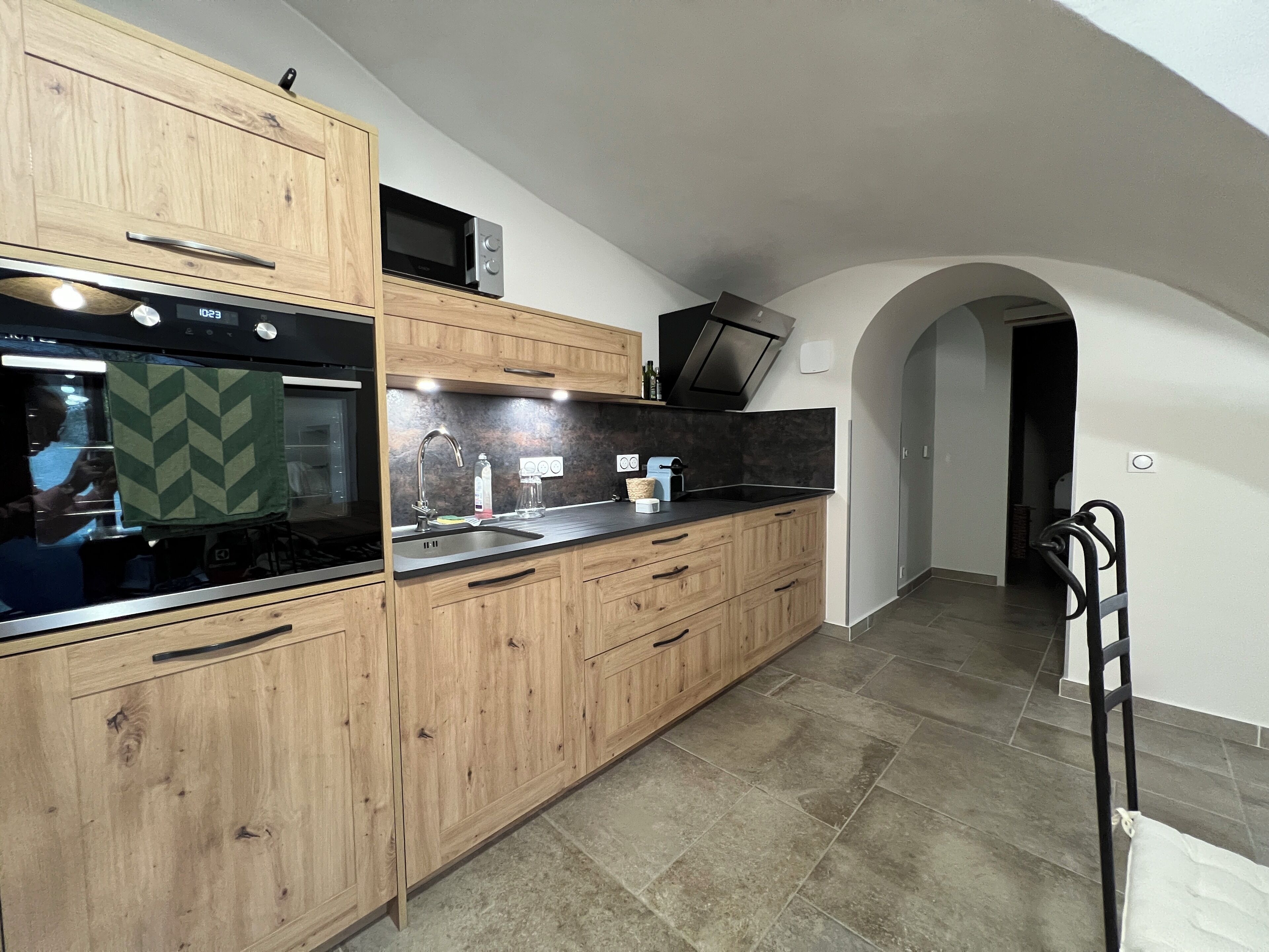 冰箱、微波炉、烤箱、炉灶