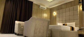 Onyx Royal Hotel And Suites