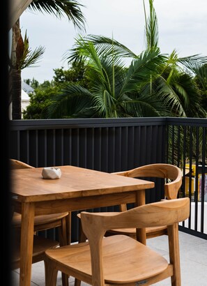 Outdoor dining - Appt Kélonia - L'Escale Bleue Saint-Leu, Réunion (Saint-Leu)