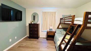 Tabla de planchar con plancha, Internet, ropa de cama