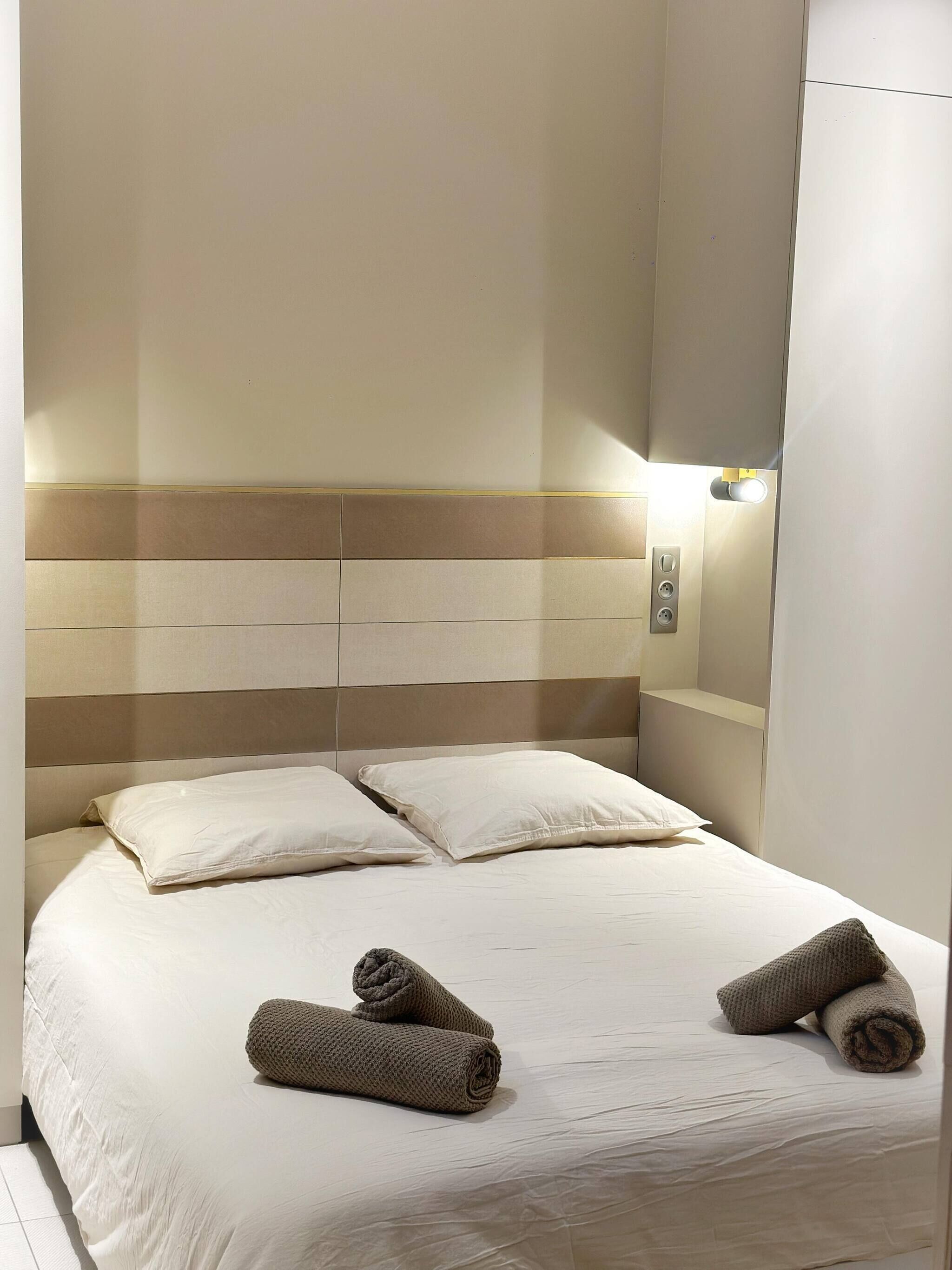 3 dormitorios, tabla de planchar con plancha, Internet y ropa de cama