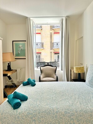 1 chambre, fer et planche à repasser, accès Internet, draps fournis