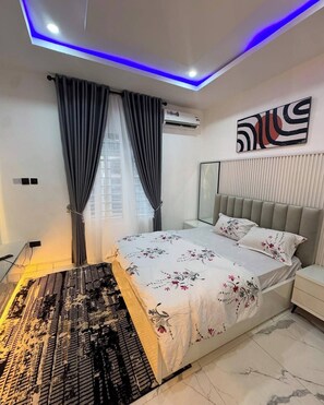 Junior Room, Balcony, City View | Desk, laptop workspace, free WiFi