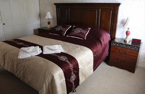 3 chambres, fer et planche à repasser, accès Internet, draps fournis