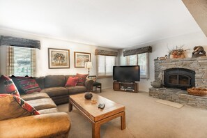 TV, fireplace - Mammoth Creek Unit 45 (Mammoth Lakes)