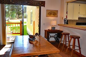 Interior - Mammoth Creek Unit 45 (Mammoth Lakes)