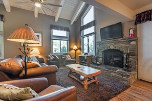 TV, fireplace - Mammoth Creek Unit 44 (Mammoth Lakes)