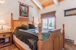 3 bedrooms, iron/ironing board, Internet, bed sheets - Mammoth Creek Unit 54 (Mammoth Lakes)