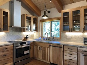 Fridge, microwave, oven, stovetop - Mammoth Creek Unit 12 (Mammoth Lakes)
