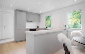 Fridge, stovetop, dishwasher, coffee/tea maker - Nice home in Farsø with house a panoramic view (Farsø)