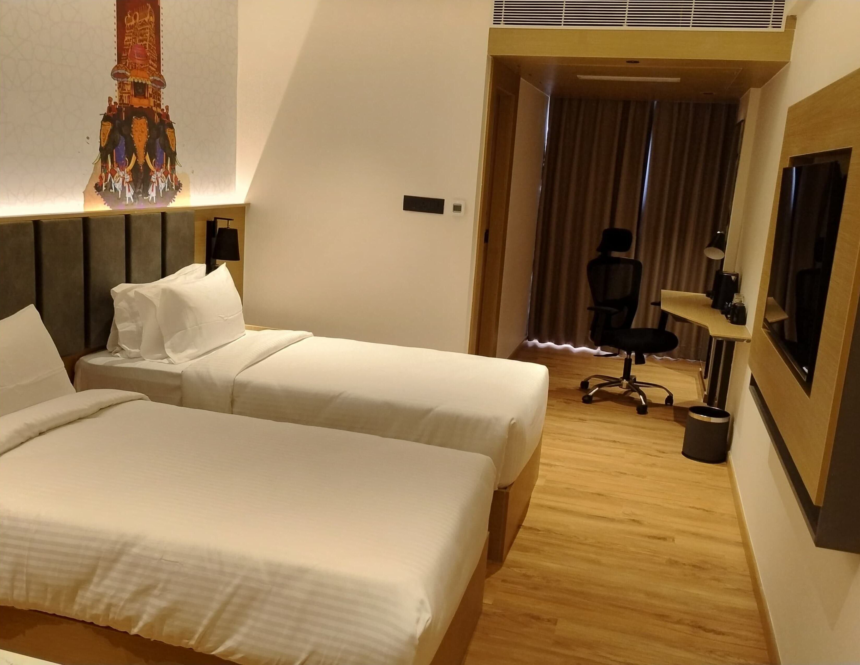 Classic Double or Twin Room, City View | Iron/ironing board, free WiFi