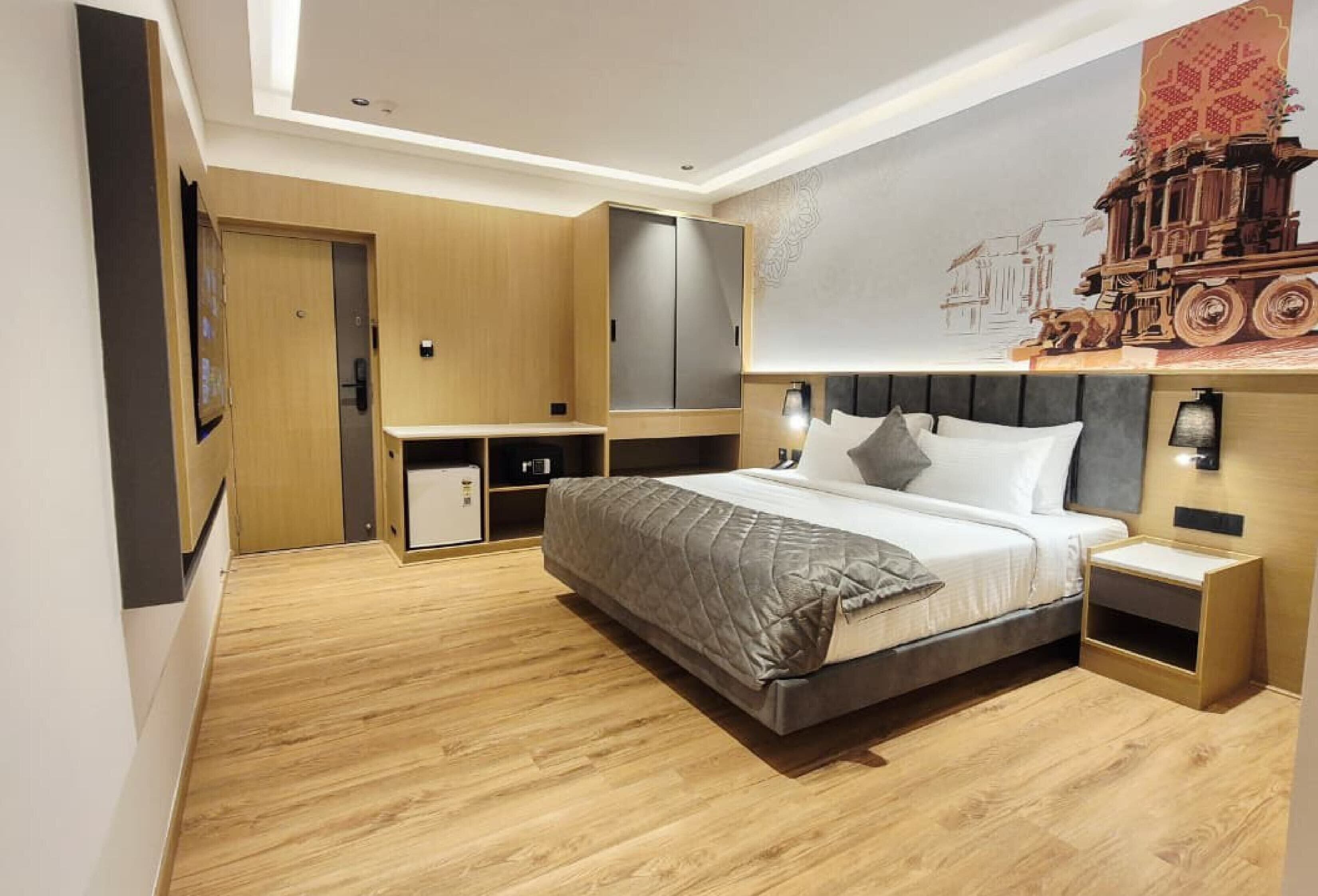 Classic Double Room, City View | Iron/ironing board, free WiFi