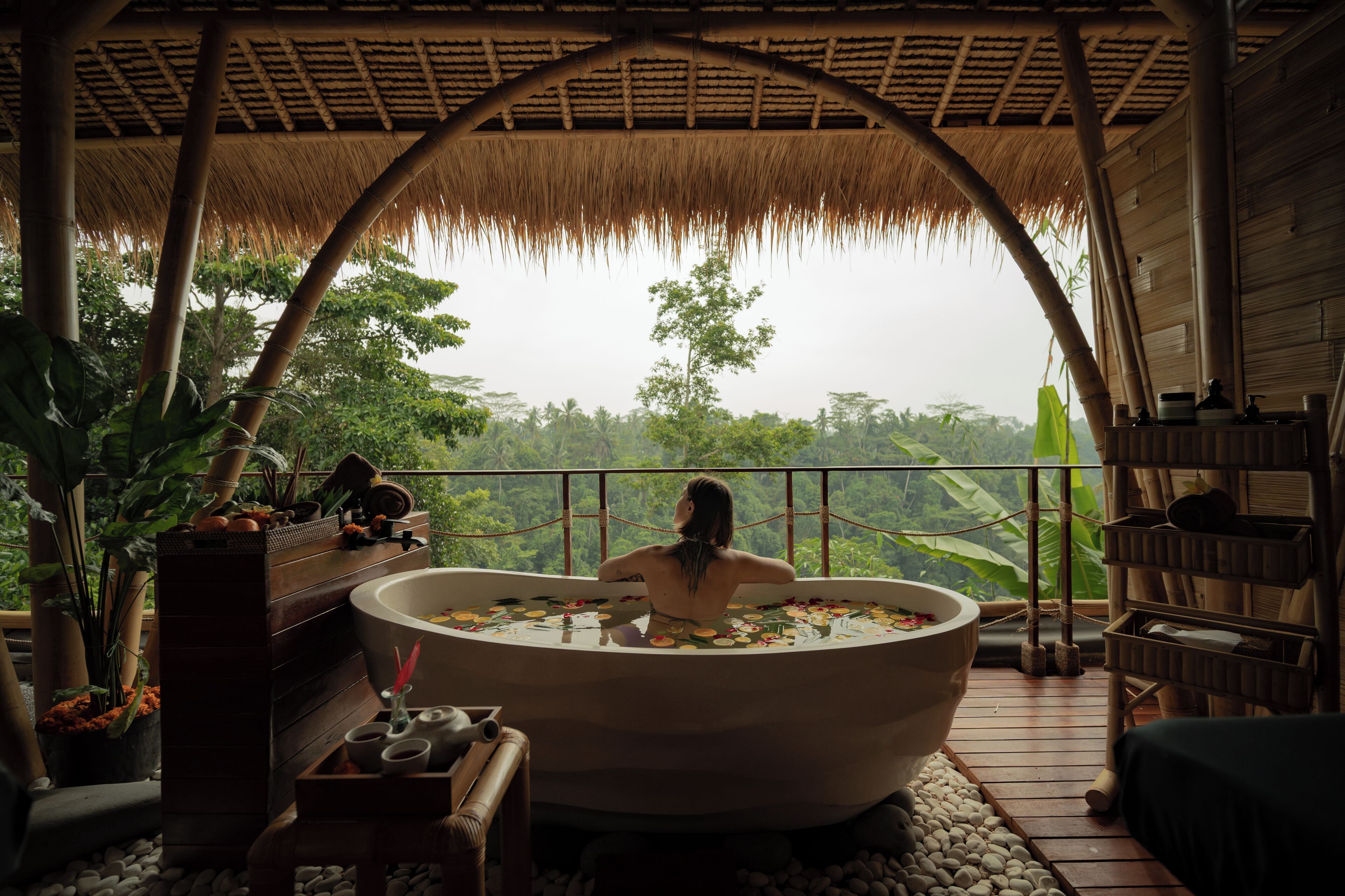 Couples treatment room(s), hot tub, body treatments, aromatherapy