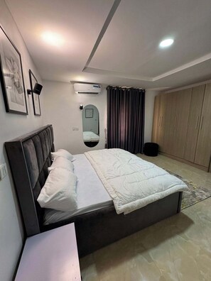 Junior-Zimmer, Balkon, Stadtblick