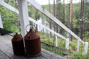 Cabane, plusieurs chambres, balcon | Enceinte de l’hébergement