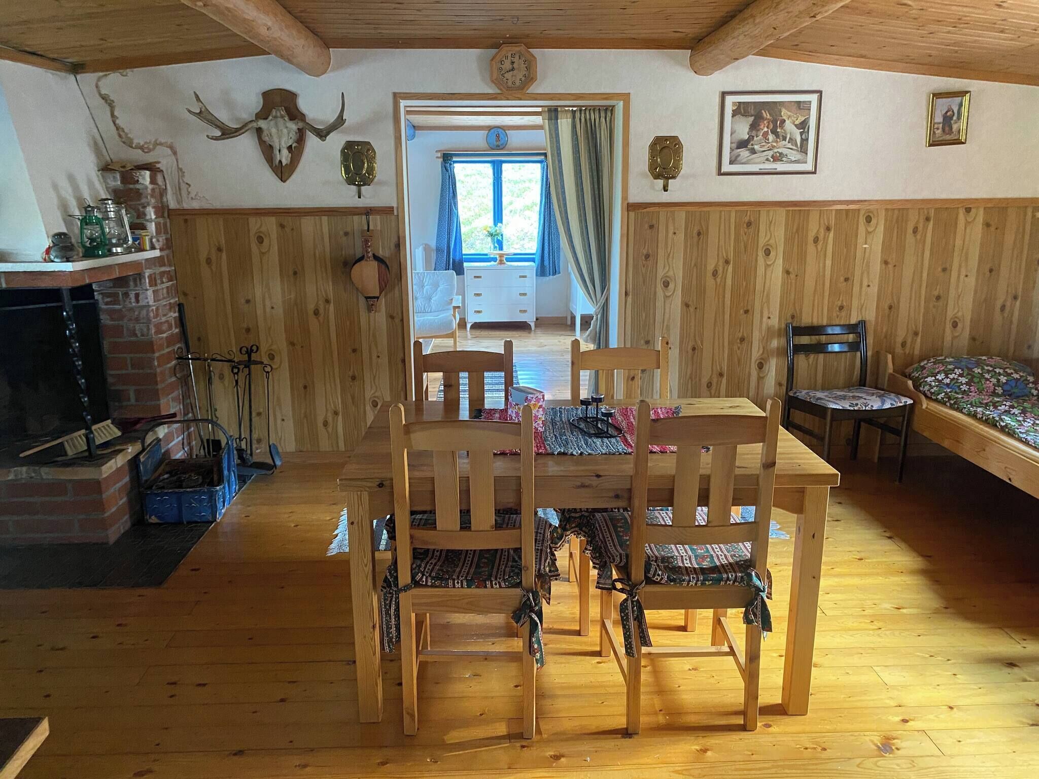 Cabin, nhiều phòng ngủ, ban công | Phòng ăn
