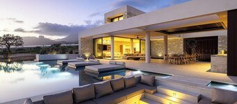 Seanatra Eleni Seaviews w/ Maid Service by etouri