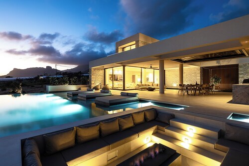 Seanatra Maria Seaviews w/ Daily Housekeeping by etouri