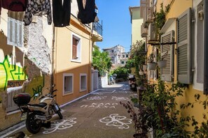 Property grounds - Venetian Alley Studio (Corfu)