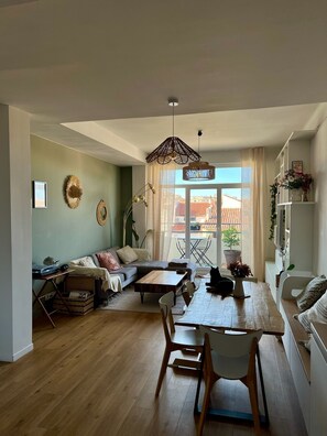 Living area - On the Old Port, outside Bonne Mère view (Marseille)