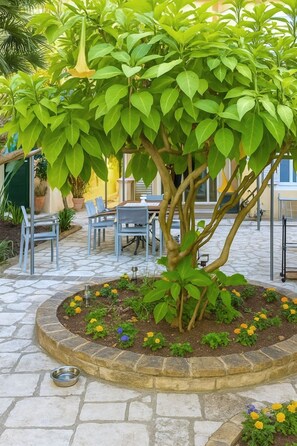 Outdoor dining - Verdant Escape Corfu (Corfu)