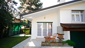 Villa, 2 Bedrooms, Patio, Garden View | Property entrance - Cozy Villa With Patio and Garden (Lignano Sabbiadoro)