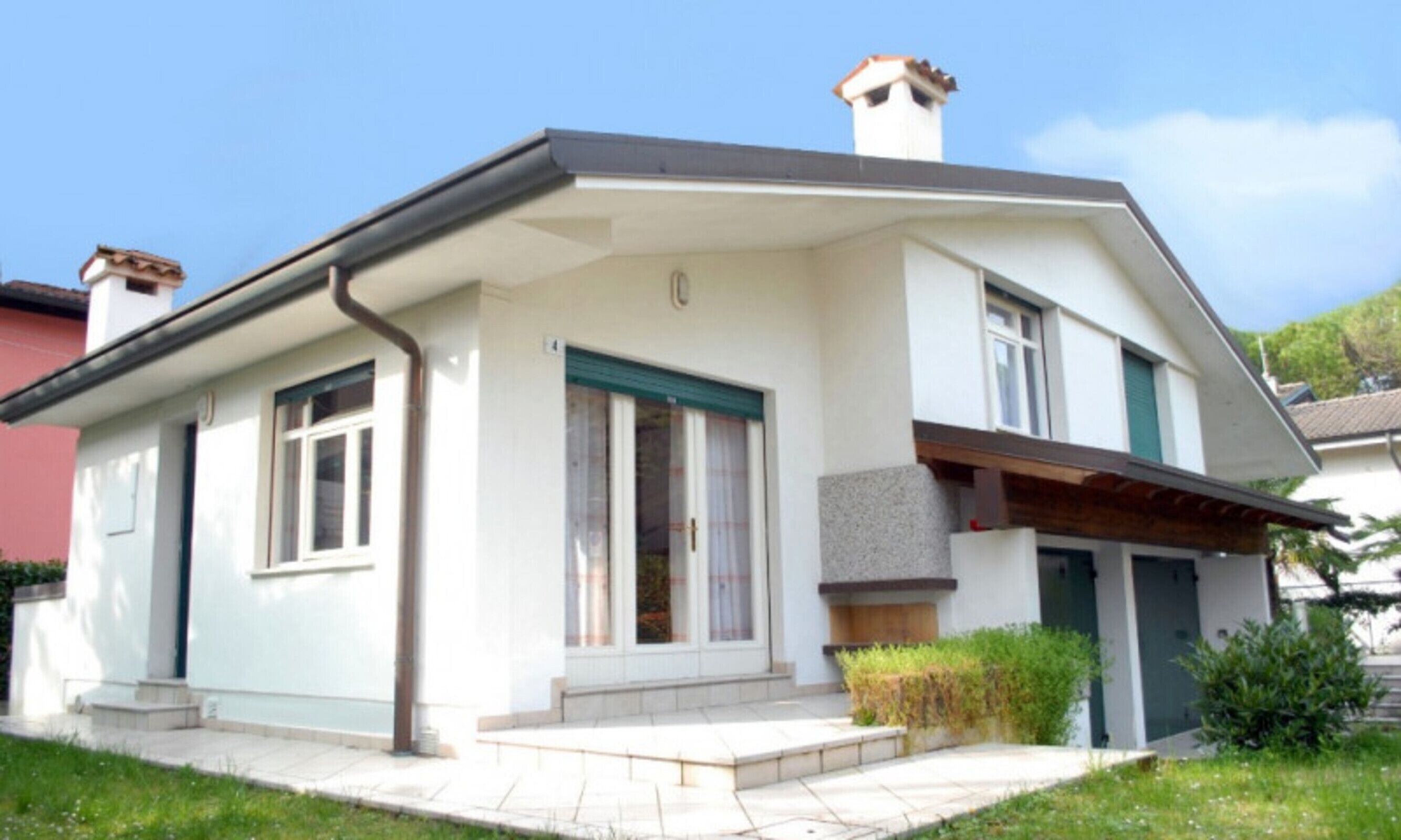 Vila, 2 quartos, varanda, vista para o jardim | Entrada da propriedade