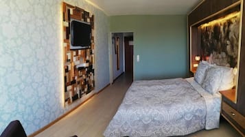 2 bedrooms, desk, free WiFi