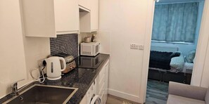 Unclassified image, 2 of 6, button