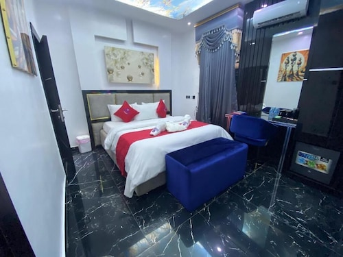 Fairtex Luxury Hotel