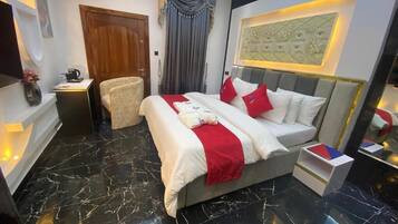 Junior-Zimmer, Balkon, Stadtblick