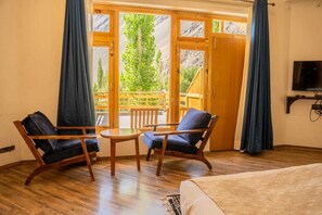 ダブルまたはツインルーム バルコニー マウンテンビュー